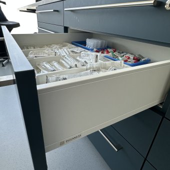 80-cabinet